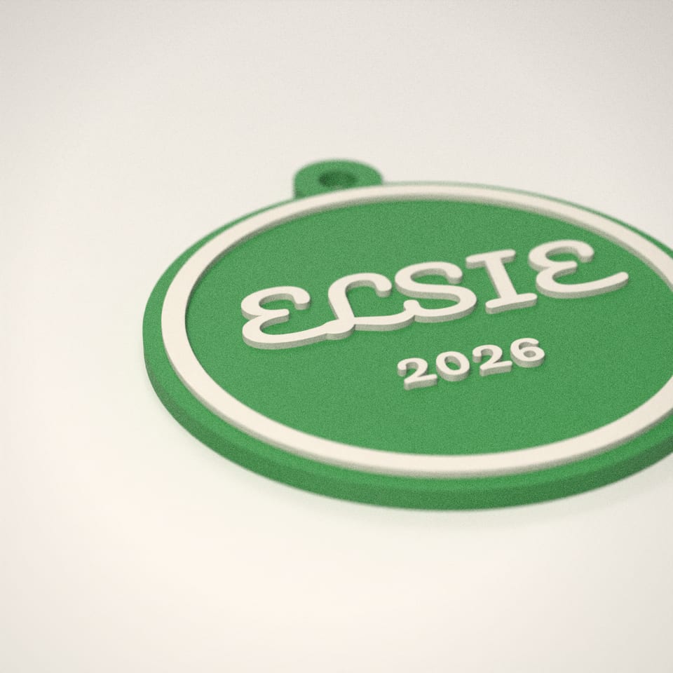 Close-up of the 'ELSIE' lettering, showing the fine 0.2 mm print layers