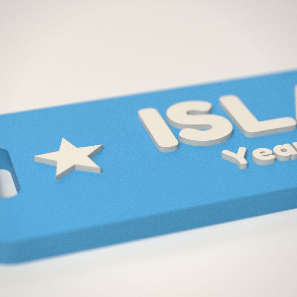 Close-up of the 'ISLA' lettering, showing the fine 0.2 mm print layers